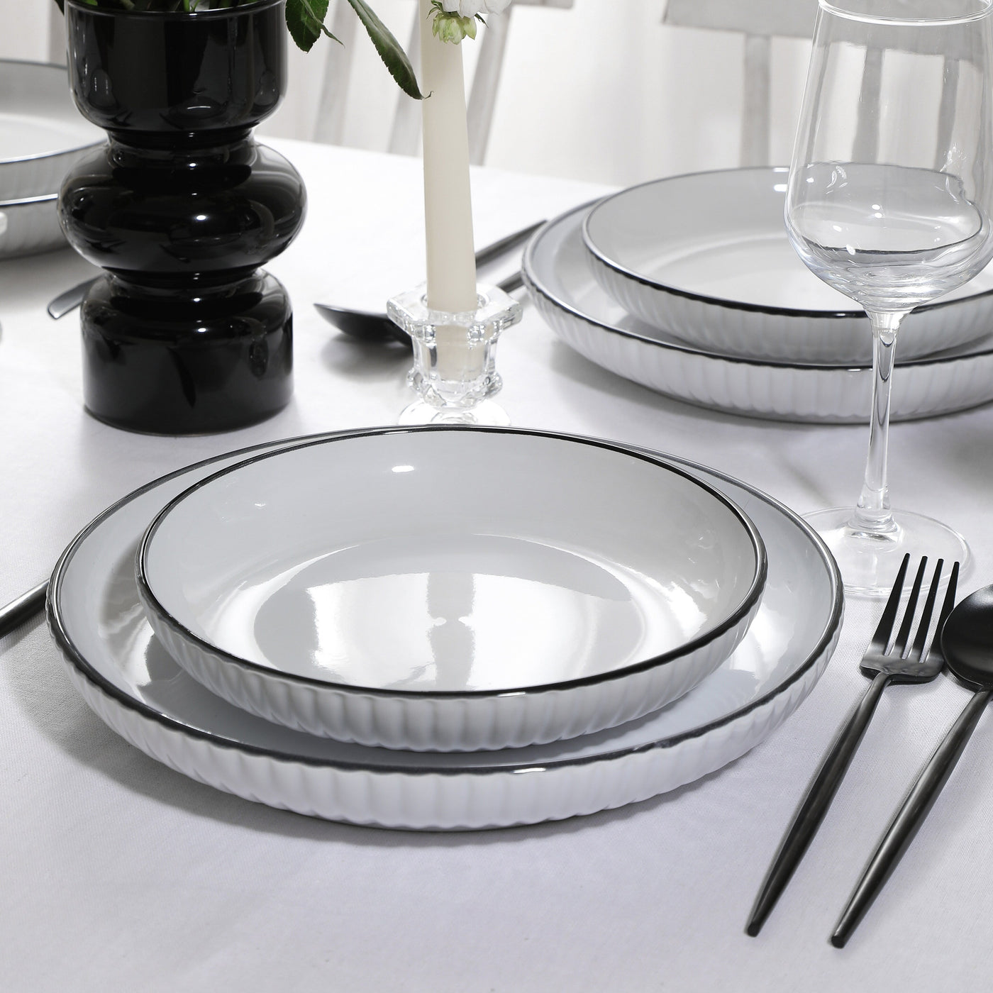 Christian Siriano Lustra Stoneware Dinnerware Set